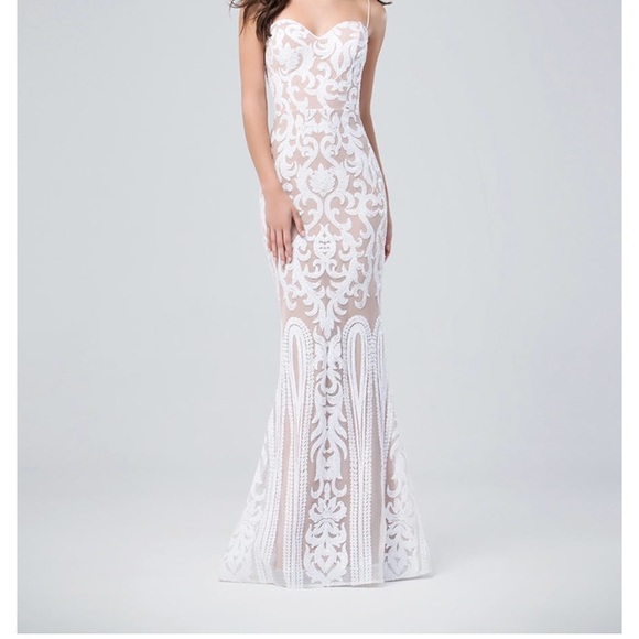 WHITE PROM DRESS - Picture 5 of 5